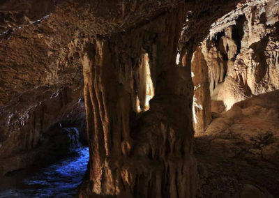 nova il·luminació a les Coves Meravelles de Benifallet