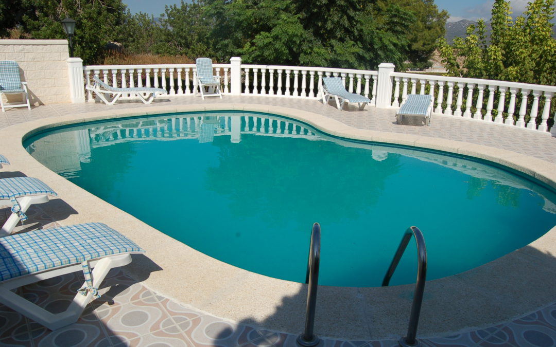 Construcció e instalación de piscina