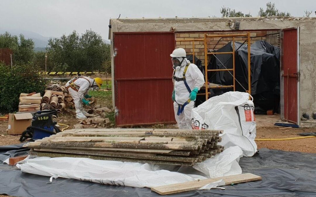 Descontaminació d’amiant magatzem